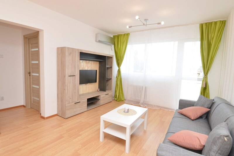 Piata Victoriei, Bd. Iancu de Hunedoara