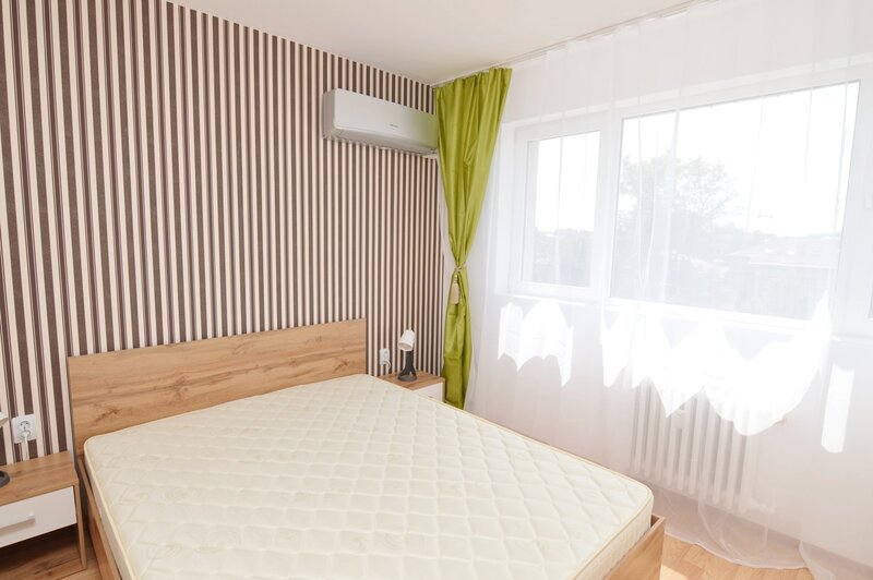 Piata Victoriei, Bd. Iancu de Hunedoara