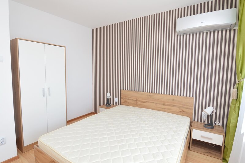 Piata Victoriei, Bd. Iancu de Hunedoara