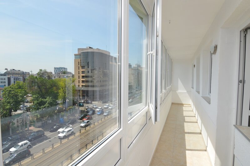 Piata Victoriei, Bd. Iancu de Hunedoara